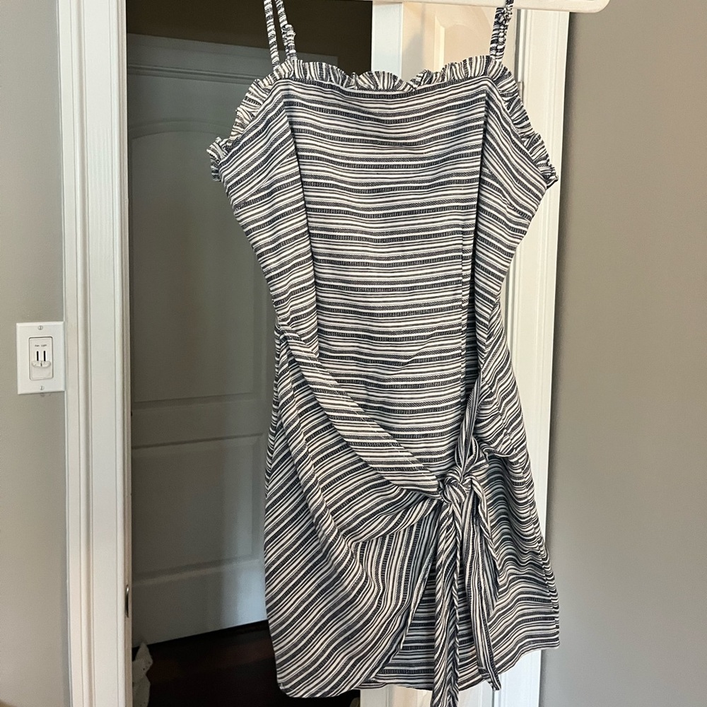 NWT | Abbeline mini dress